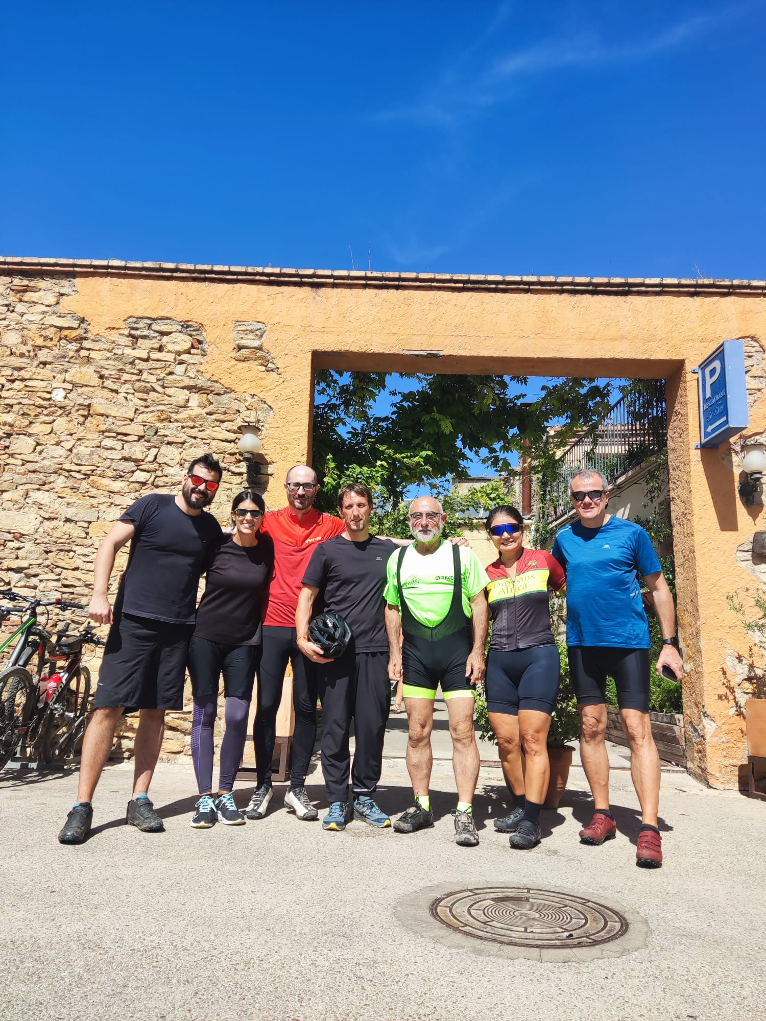 🚲 Passeig guiat amb bici als pobles medievals de l'Empordà 🏰🌳